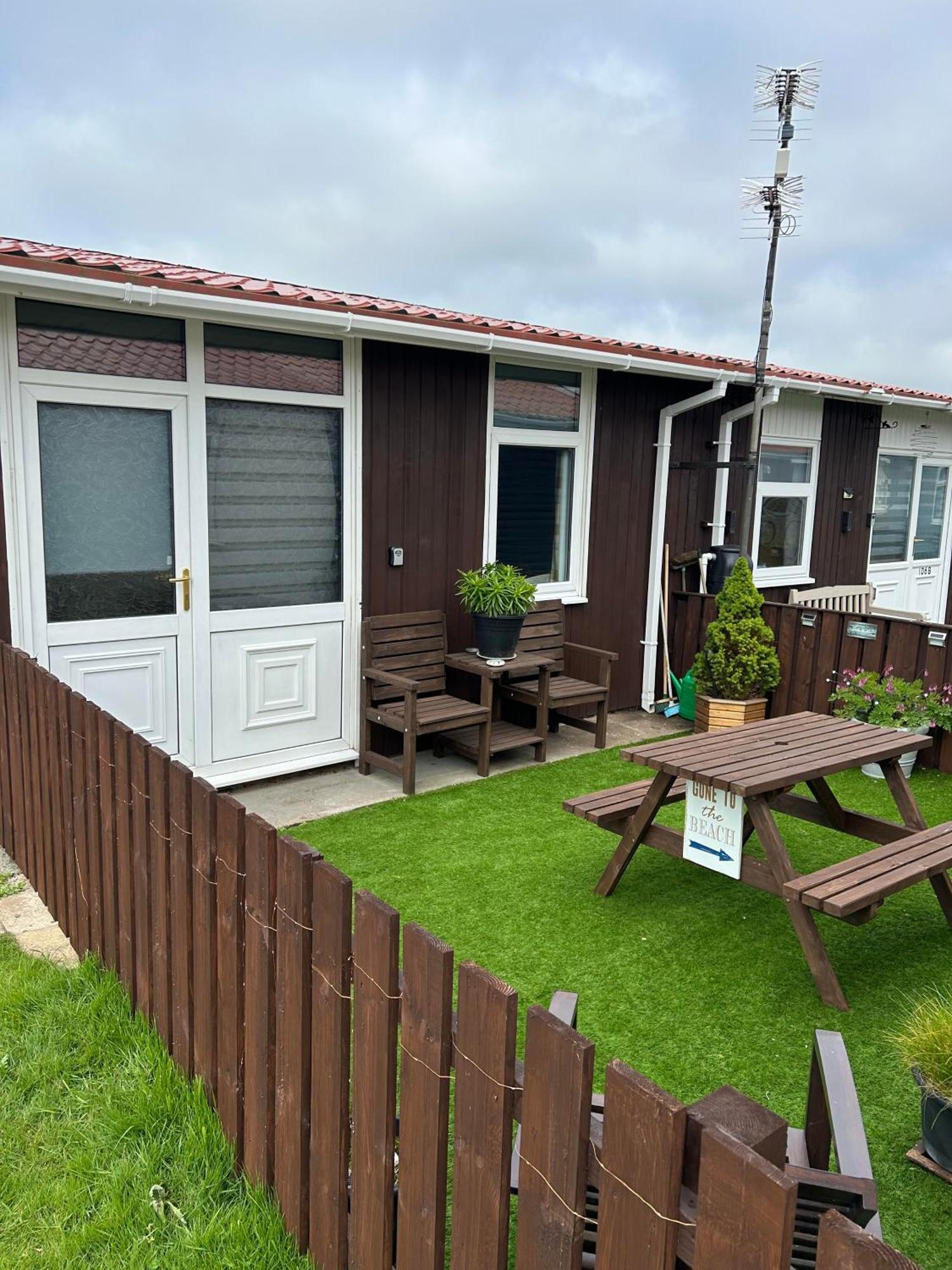 Cozy Seaside Chalet In Bridlington Bagian luar foto