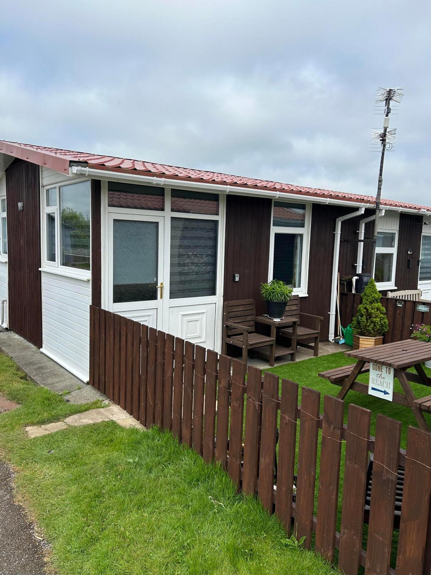 Cozy Seaside Chalet In Bridlington Bagian luar foto